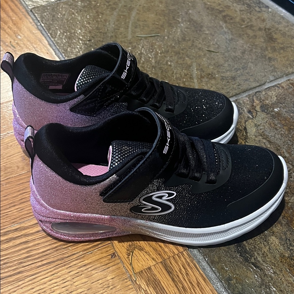 Skechers Black and Pink Gradient Sneakers